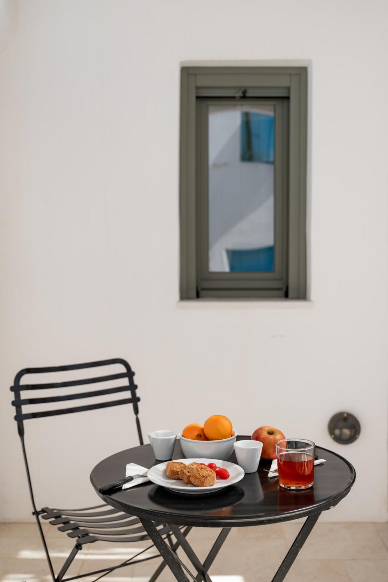 Aniko Suites White Alley Mykonos Town エクステリア 写真