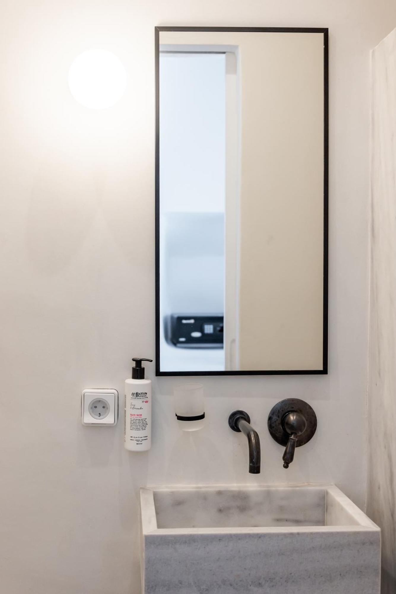 Aniko Suites White Alley Mykonos Town エクステリア 写真