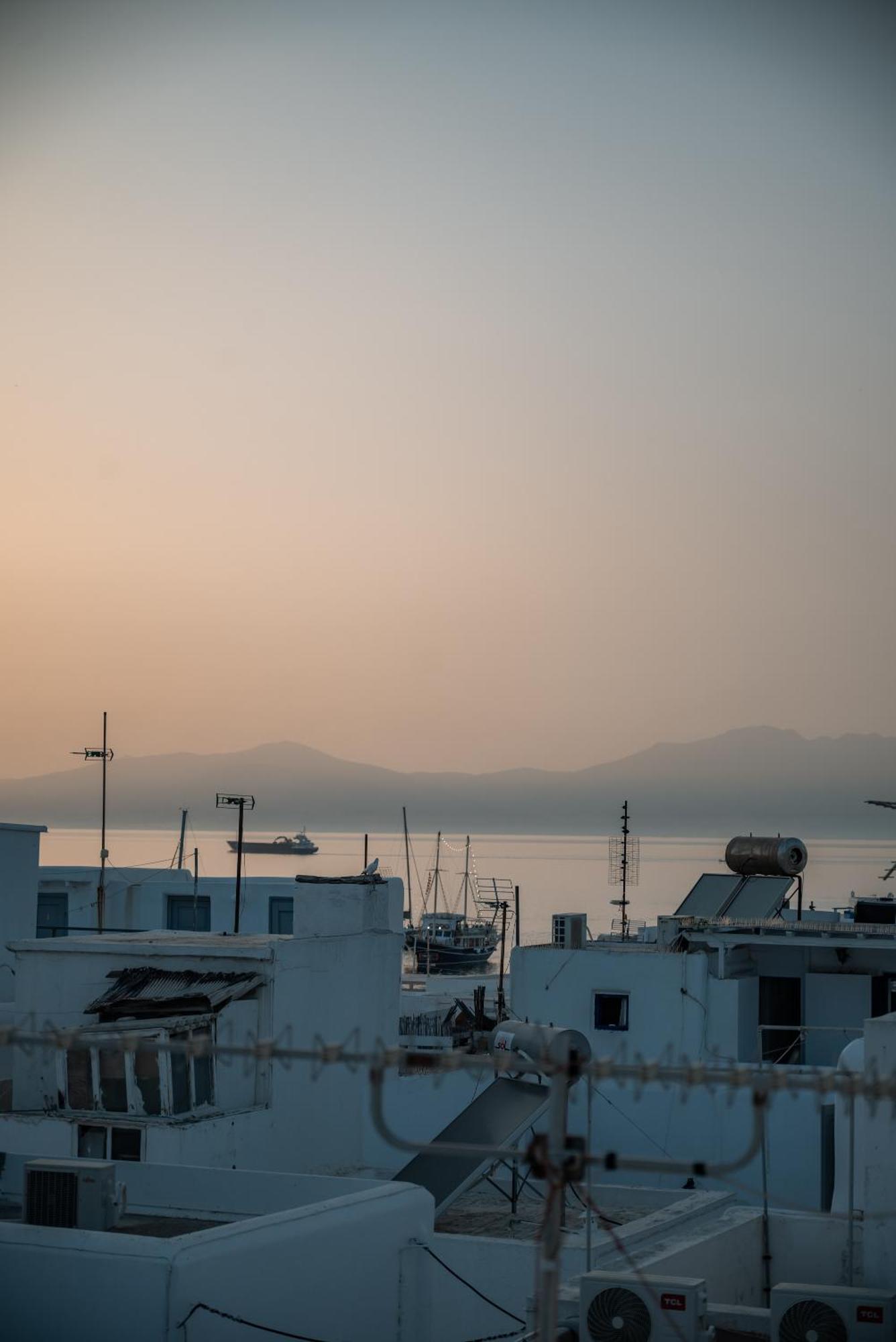 Aniko Suites White Alley Mykonos Town エクステリア 写真